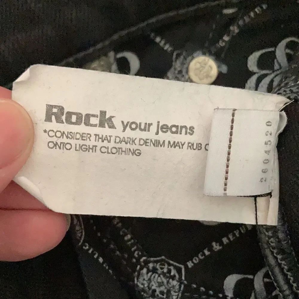 Rock & Republic Low Rise Denim - Picture 9 of 10